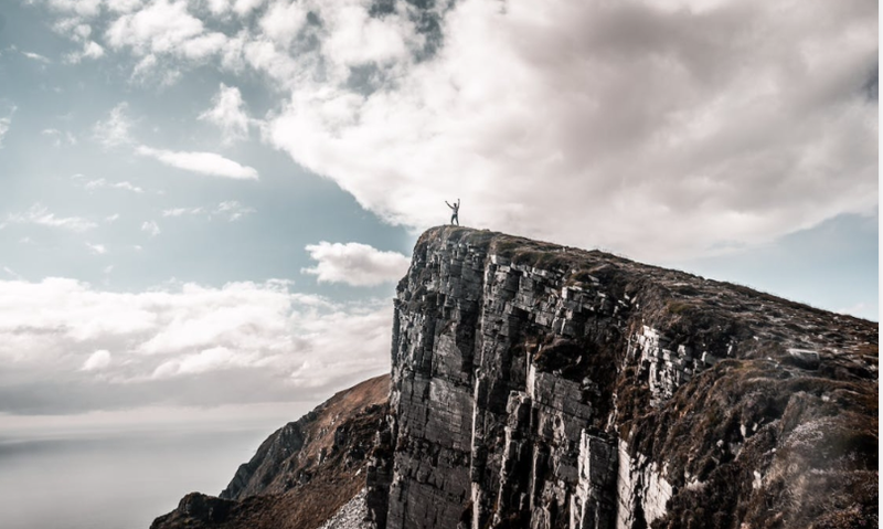 Uçurum/Elif Akşahin