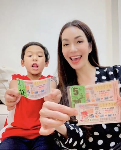 หวย &quot;เจ้าพ่อจอมทัพ&quot; ลูกชาย &quot;อ๋อม สกาวใจ&quot; มาแล้ว คอหวย แห่ตีเลขเด็ด 2/5/65 สนั่น image