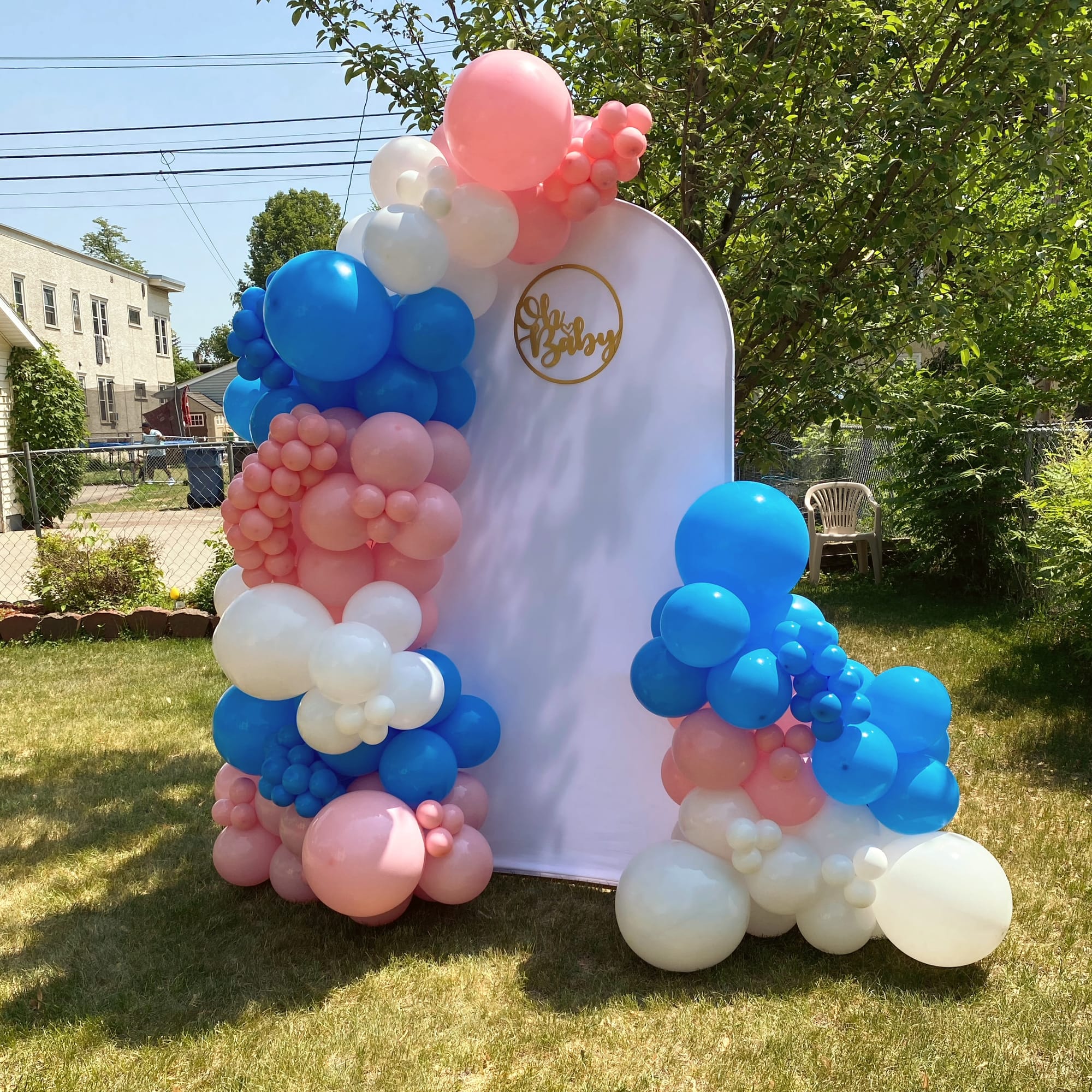 10ft White Half Round backdrop with Gender Reveal Garland