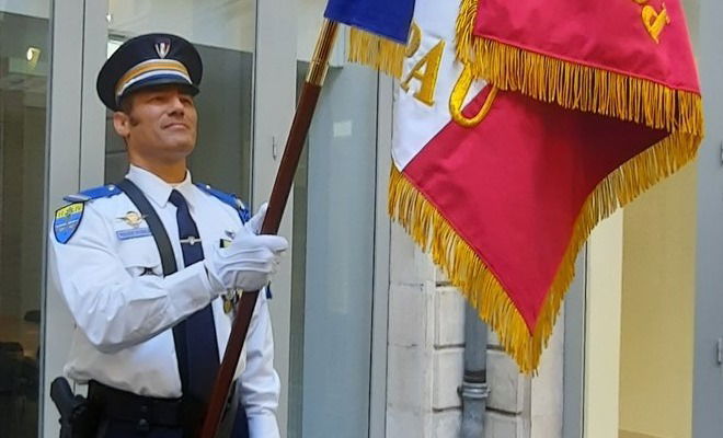 Remise du drapeau à la police municipale de Pau 13/01/2023