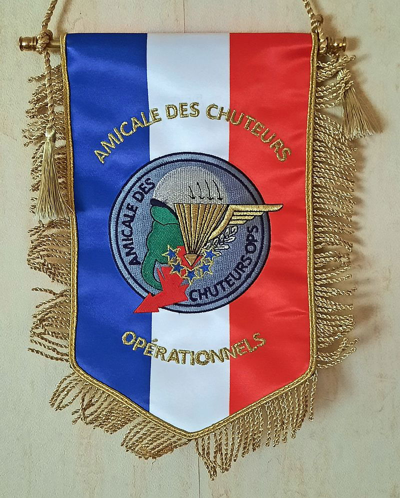 Fanion de l'amicale brodé 45 €