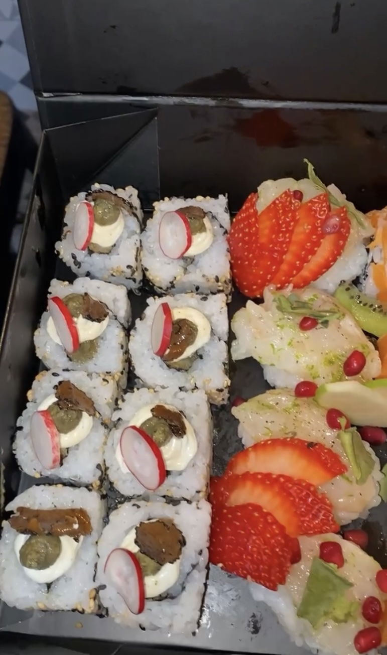 CALIF TEMPURA ROLLS TRUFFES CRÈME D’AVOCAT