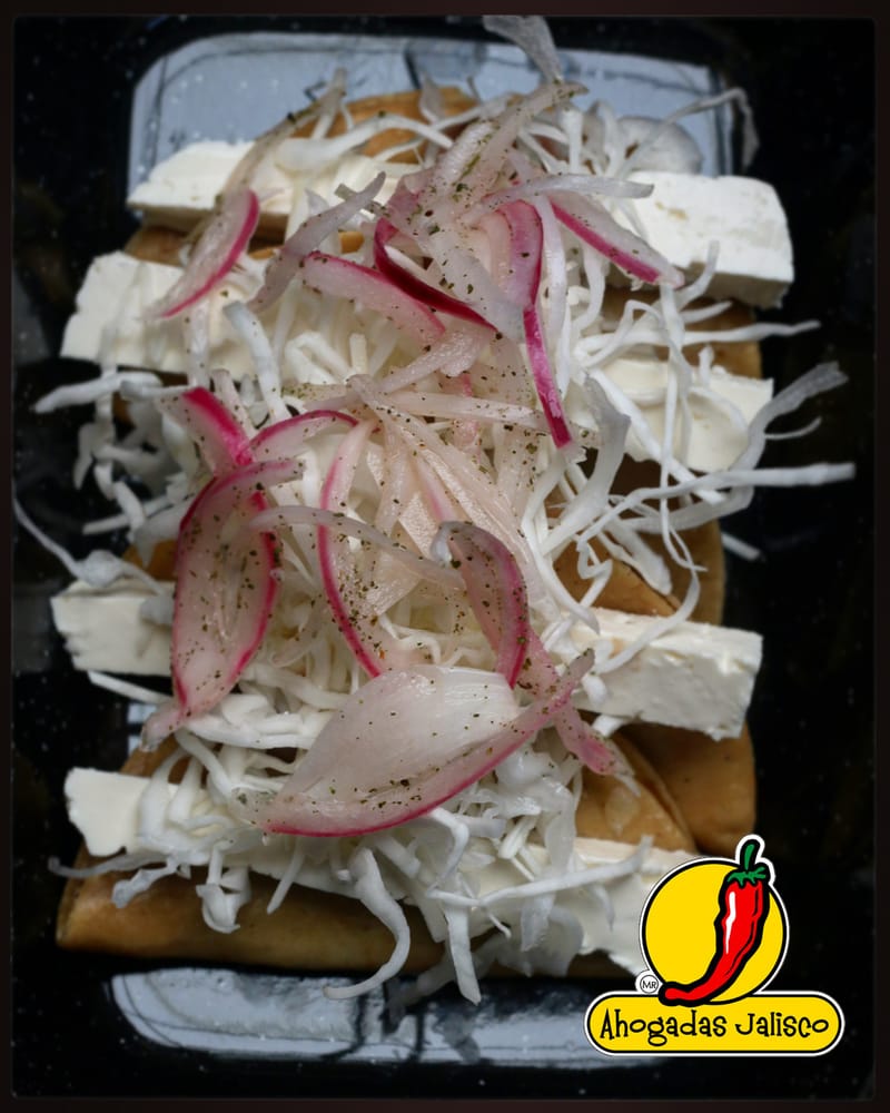 TACOS AHOGADOS CON ADOBERA