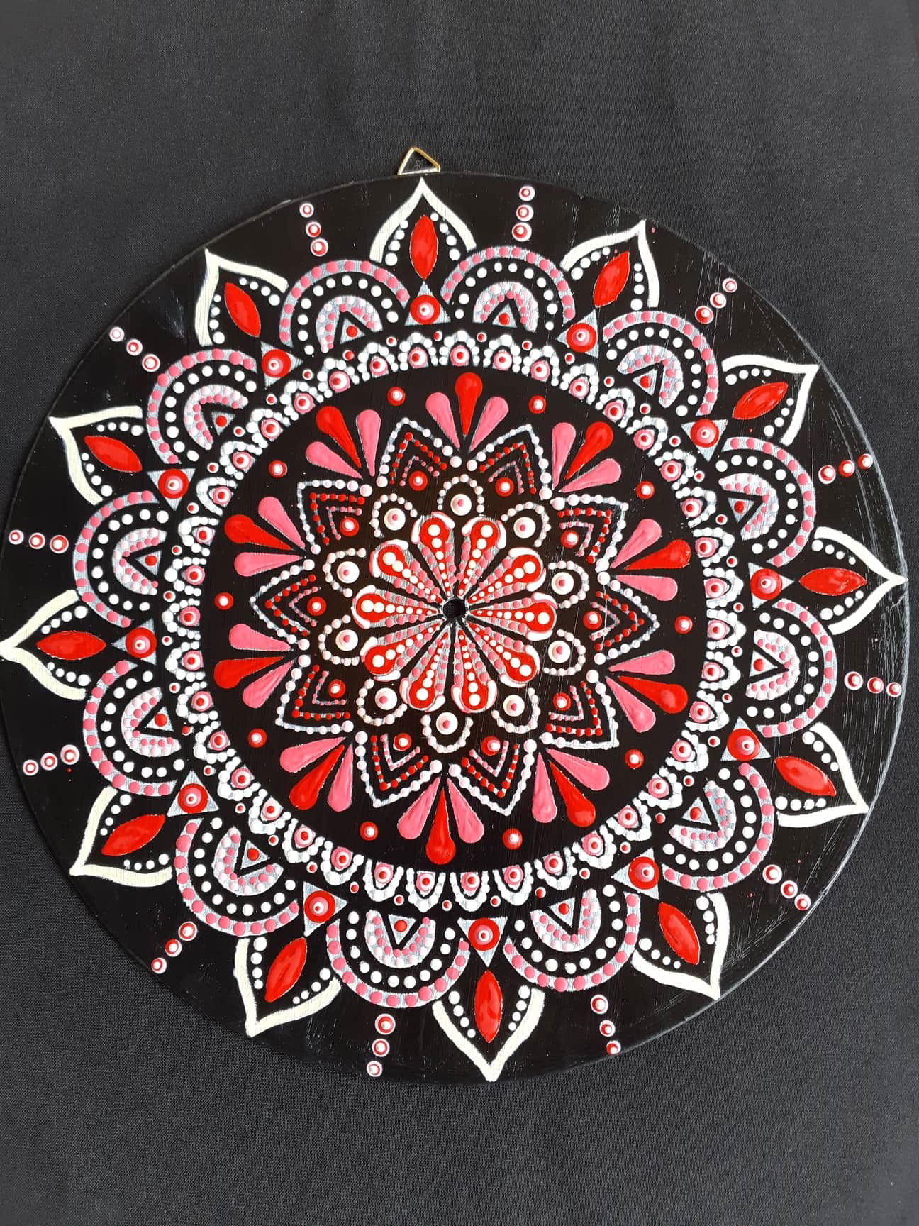 30 cm átmérőjű bakelit lemezre készült mandala