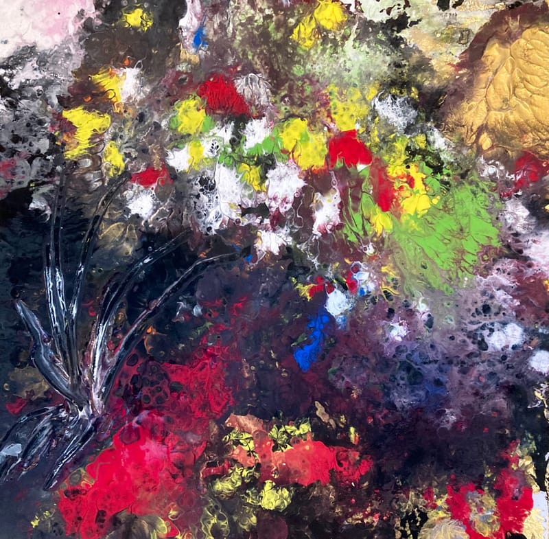 LEFT: Bouquet (2021) Acrylic on canvas, 30 cm x 30 cm ~ CENTRE: Fleur (2021) Acrylic on canvas, 25 cm x 35 cm ~ RIGHT: Five Flowers (2022) Acrylic on canvas, 30 cm x 30 cm ~ 