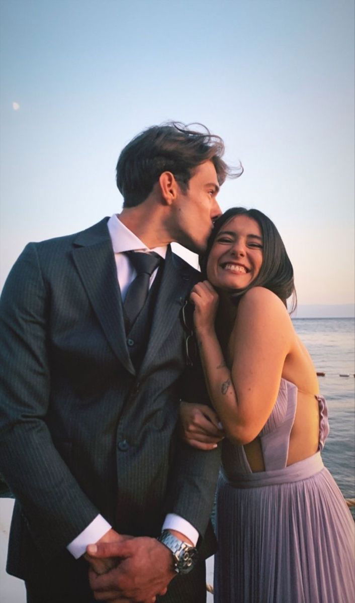 Romantic and Flirty Pictures