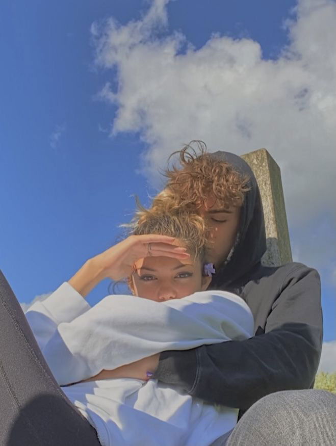 Romantic and Flirty Pictures