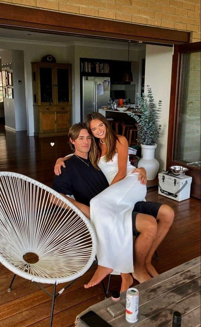 Romantic and Flirty Pictures