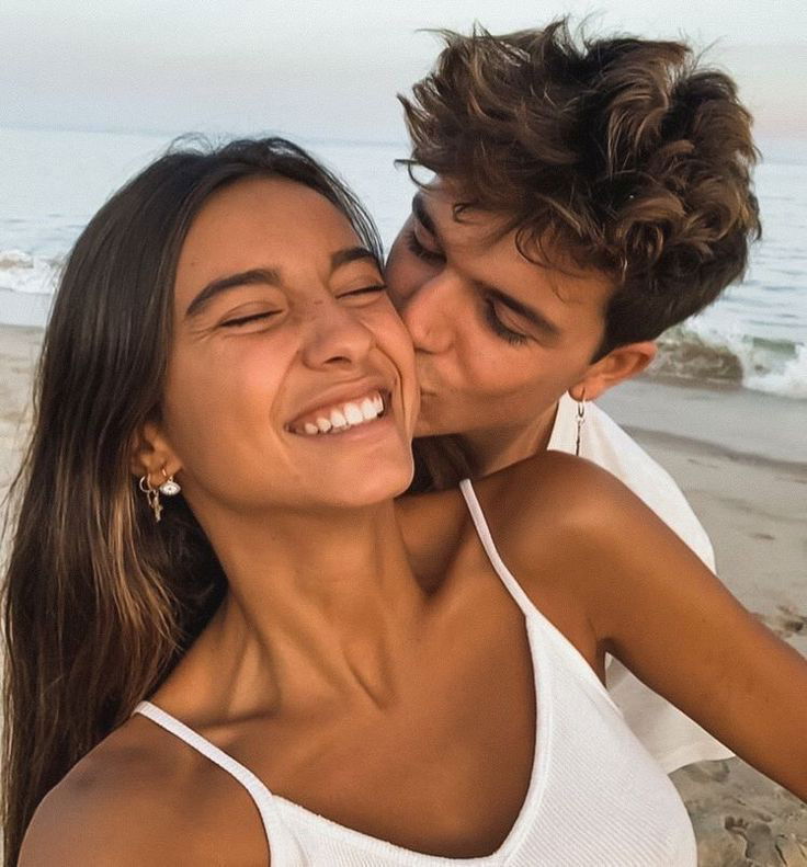 Romantic and Flirty Pictures