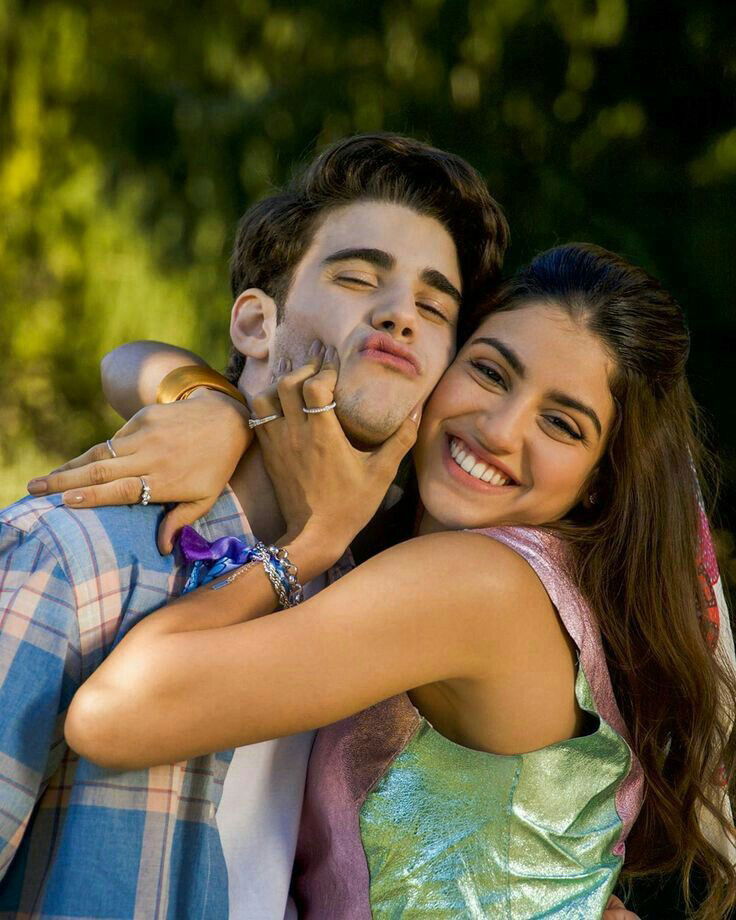 Romantic and Flirty Pictures