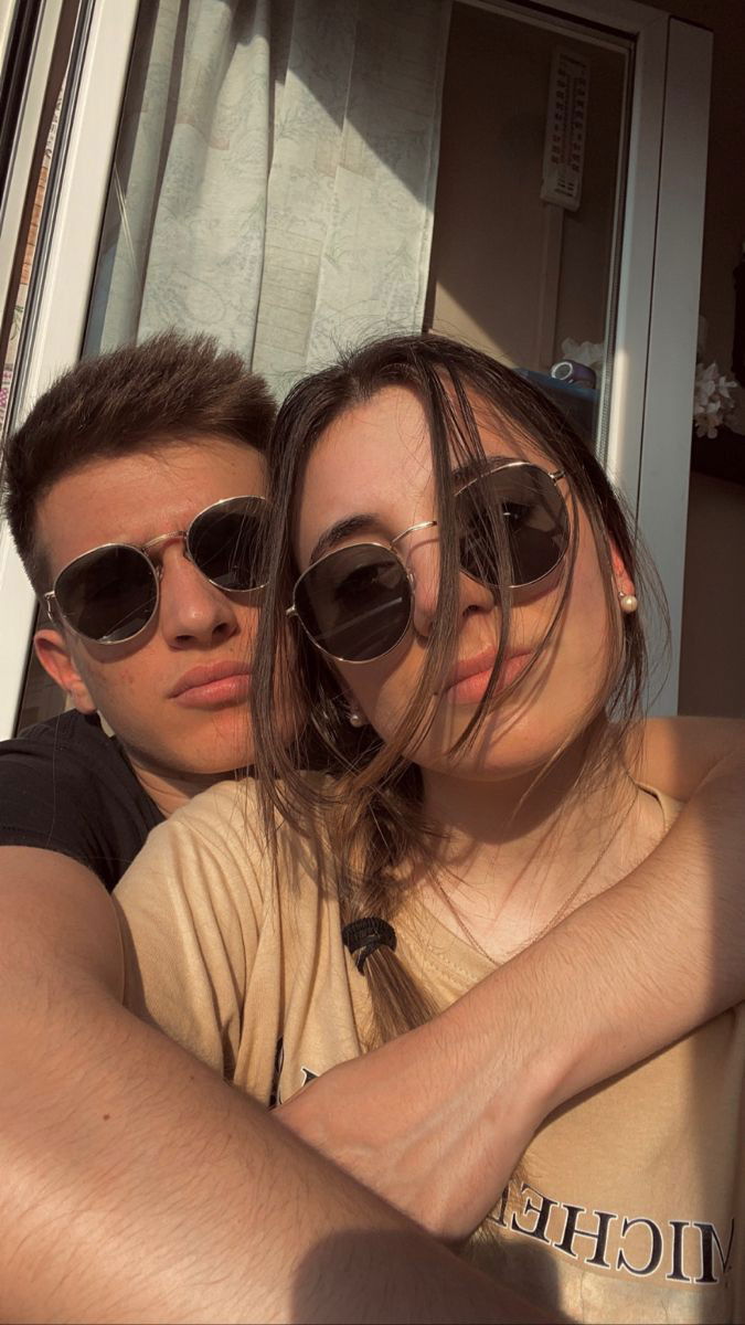 Romantic and Flirty Pictures