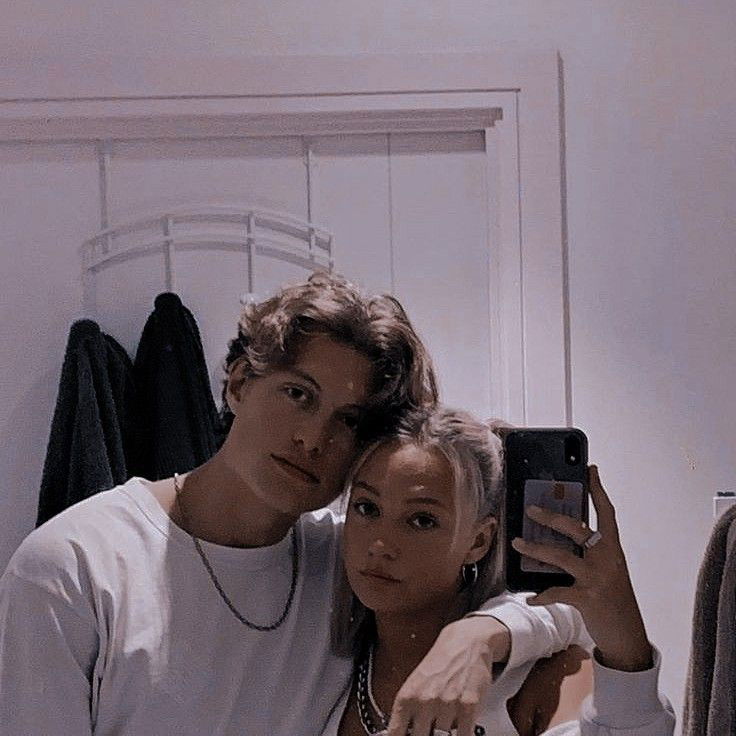 Romantic and Flirty Pictures