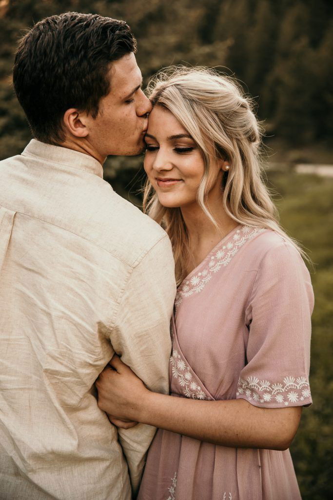 Romantic and Flirty Pictures