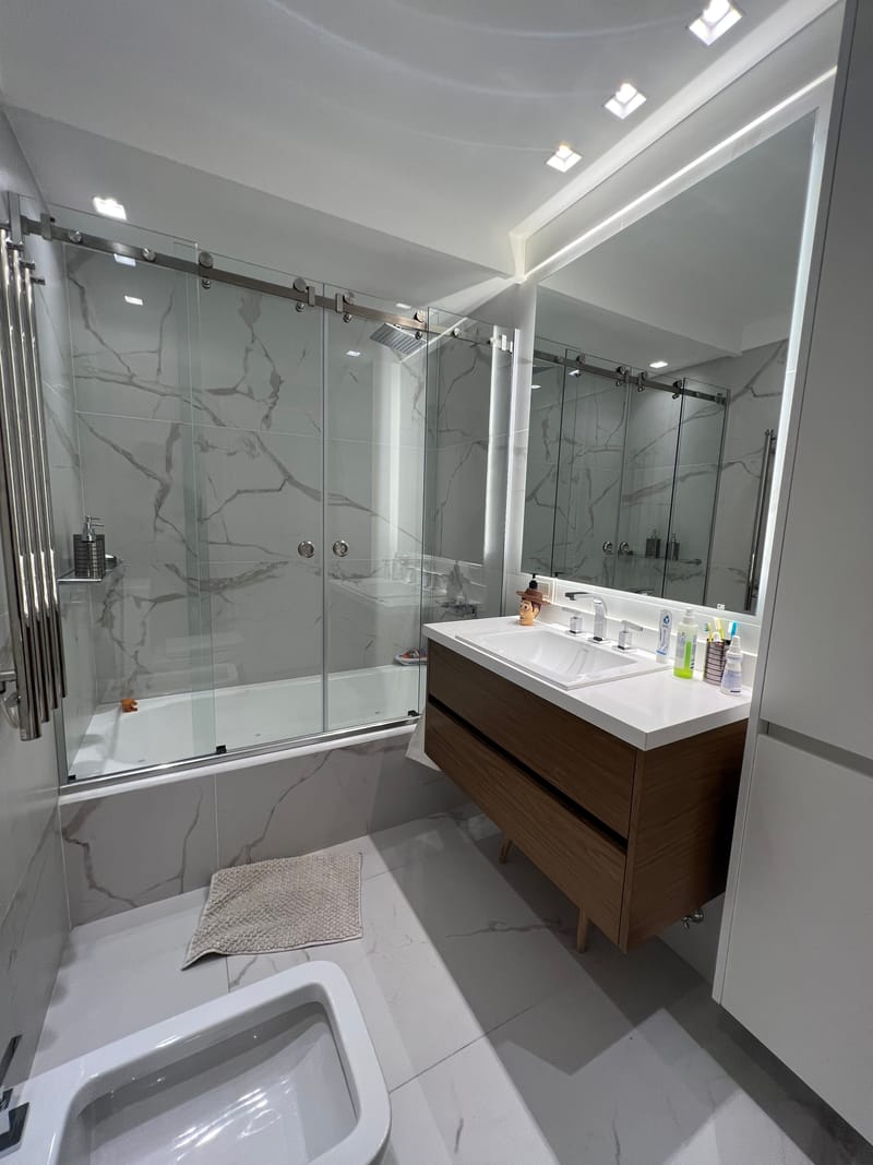 Baño Principal y Toilette