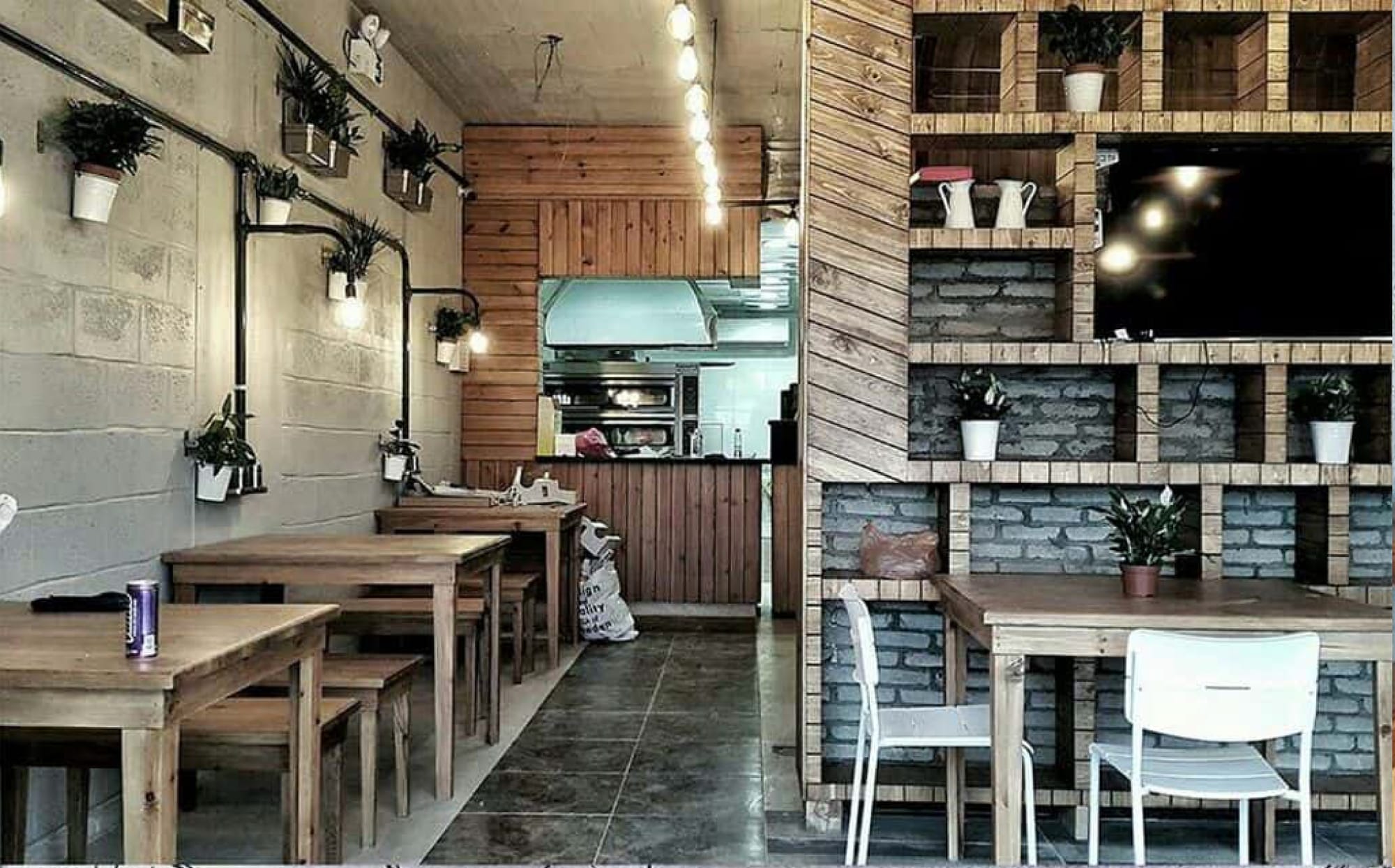 Lezwan Pizza and Pasta restaurant 