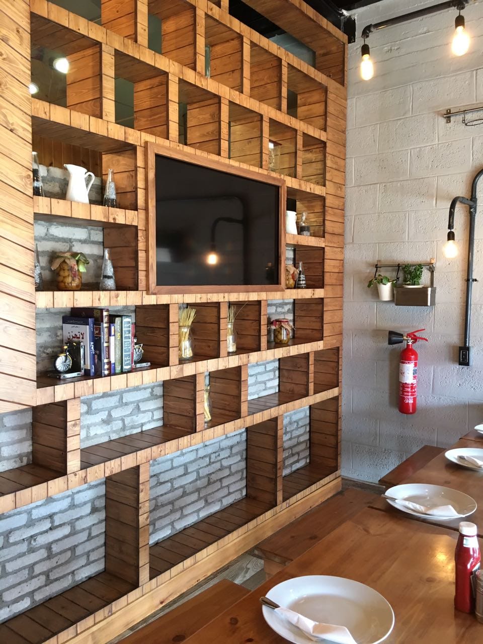 Lezwan Pizza and Pasta restaurant 