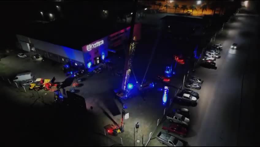 Presentacion Grua sobre camión TC750C5 con la participación de clientes y Directivos de ZMG - LIUGONG.