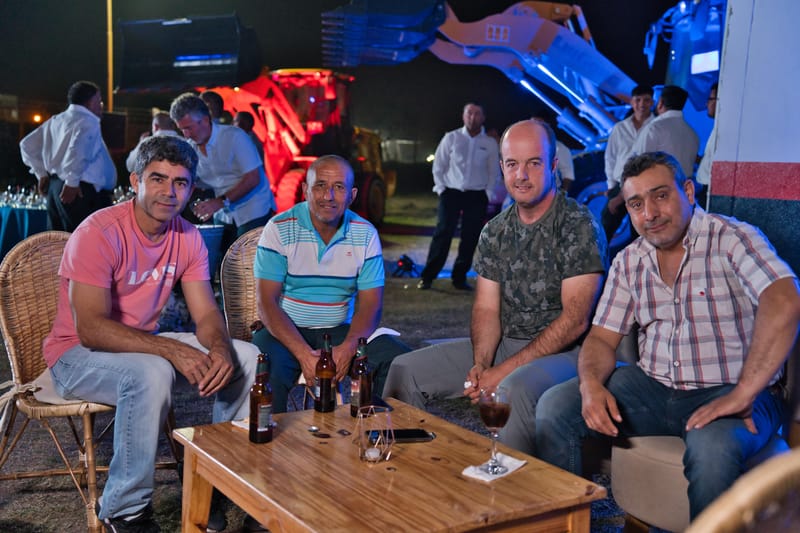 Presentacion Grua sobre camión TC750C5 con la participación de clientes y Directivos de ZMG - LIUGONG.