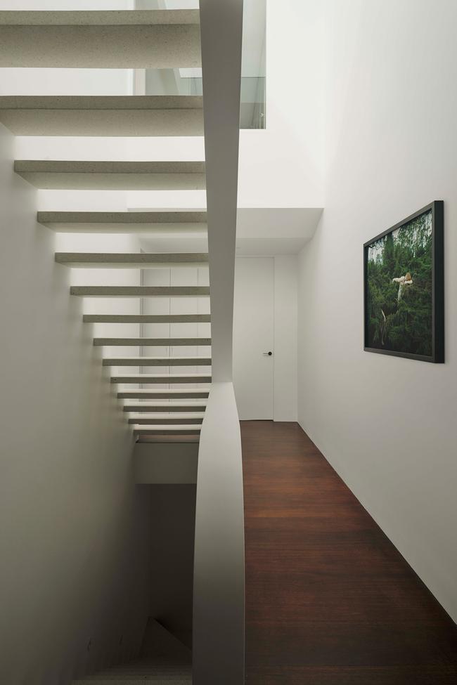 FalconK.P Interiors conducted the Gyprock installation.L.5 skimming wall and ceiling