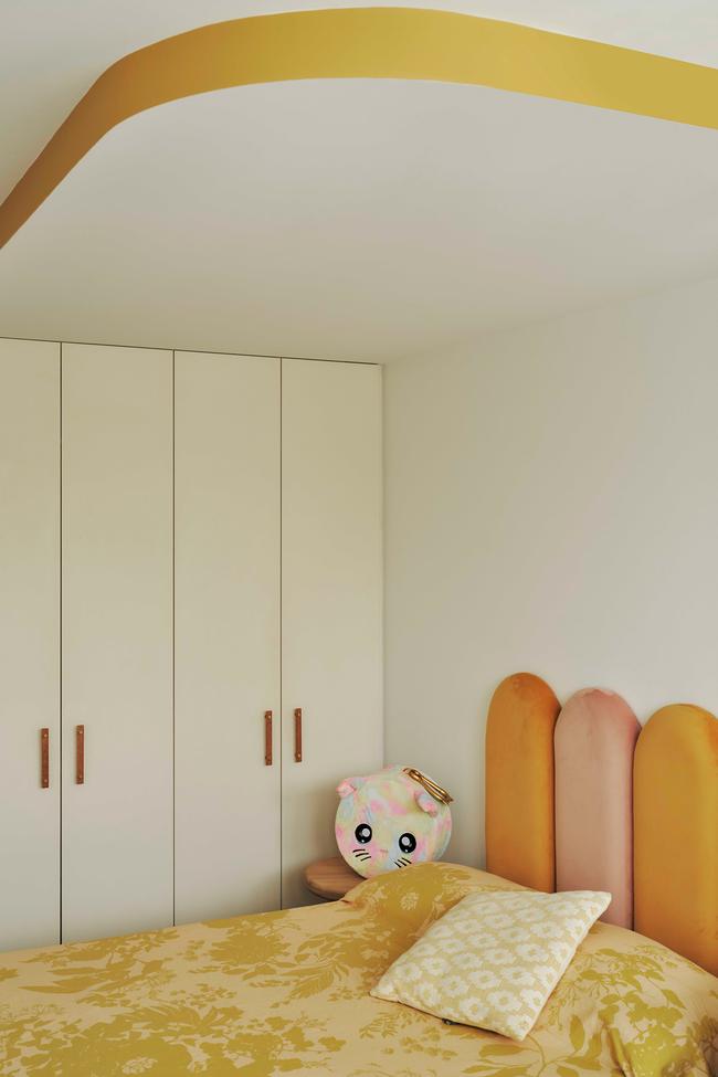 FalconK.P Interiors conducted the Gyprock installation.The curved baulkhead.