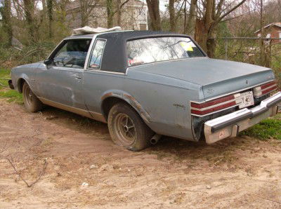 Ways a Junkyard Sells Junk Cars