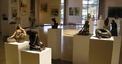 נעמי ברקוביץ – פסלת | "זוגיות רעה" – "אישה עמוד תווך"