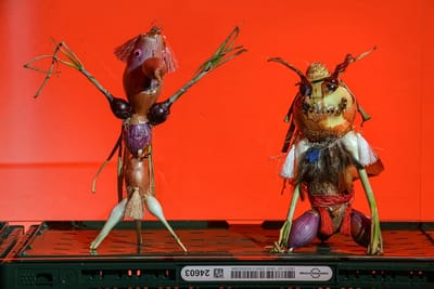 תערוכת יחיד חדשה בגלריה רוזנפלד נוי ותמיר: בפרקים הקודמים |  פתיחה ביום חמישי 2.5.2024 בשעה 19:00