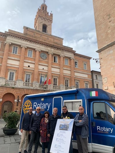 A FOLIGNO IL CAMPER SANITARIO DEL ROTARY