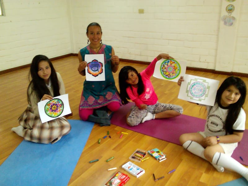 YOGA INFANTIL Y MANDALA TERAPIA