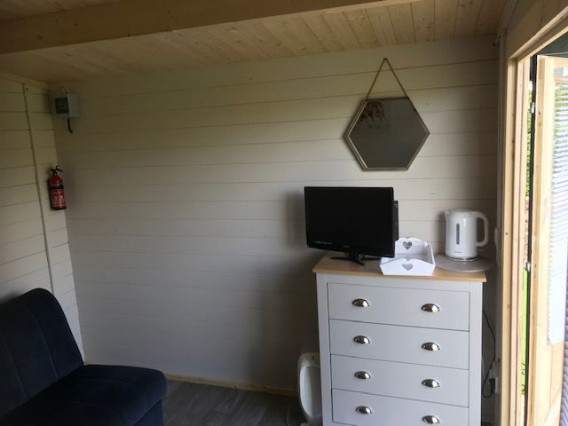 Double Bed Log Cabin - The Wheel Cabin