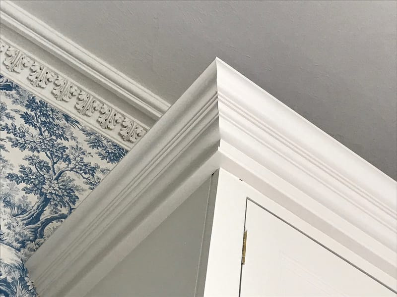 ΝΤΟΥΛΑΠΕΣ ΜΕ ΑΝΟΙΓΟΜΕΝΕΣ ΠΟΡΤΕΣ