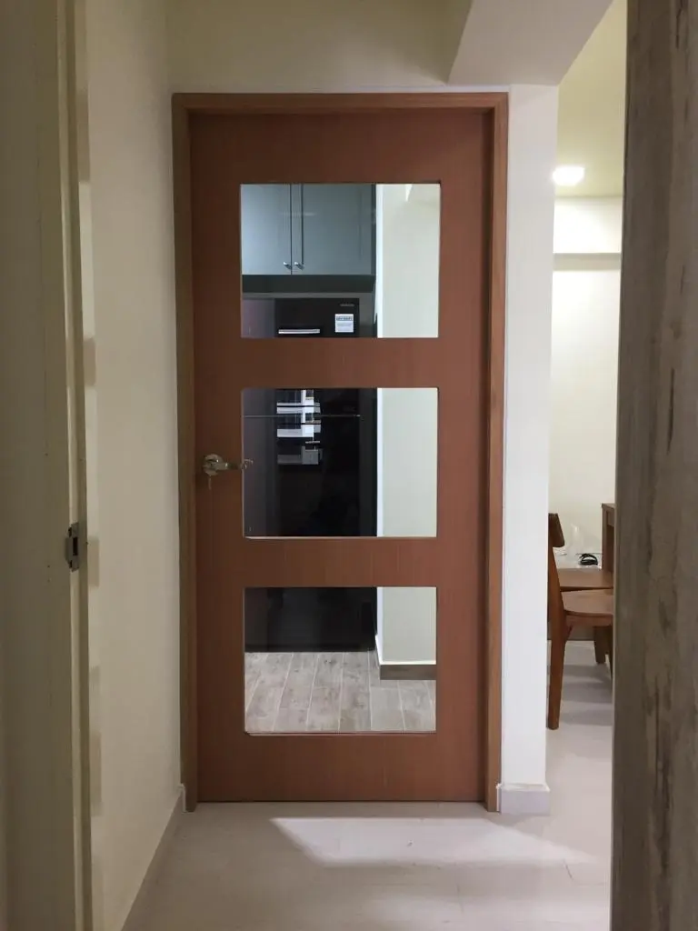 ΠΟΡΤΕΣ ΜΕ ΕΙΔΙΚΗ ΚΑΤΑΣΚΕΥΗ ΓΙΑ ΓΥΑΛΙ