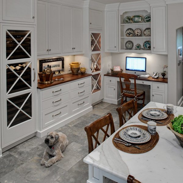 ENGLISH STYLE IN WHITE