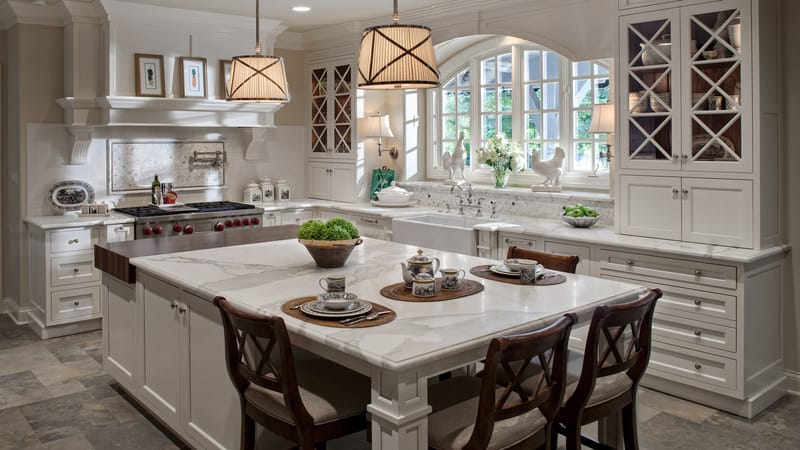 ENGLISH STYLE IN WHITE