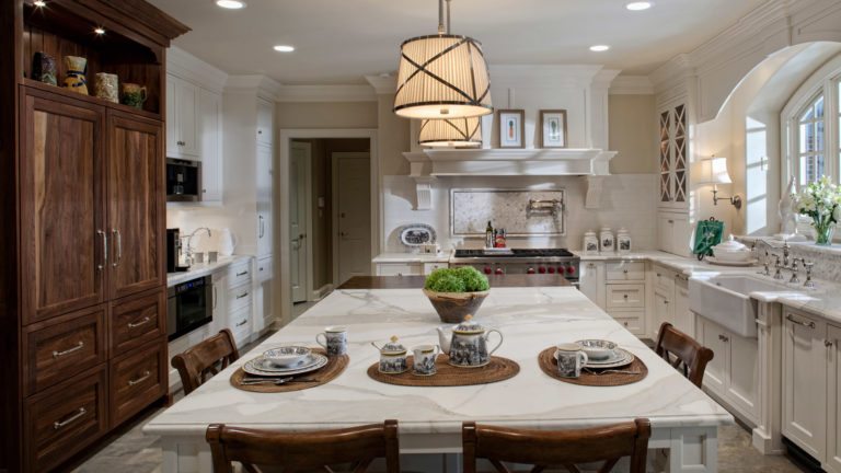 ENGLISH STYLE IN WHITE