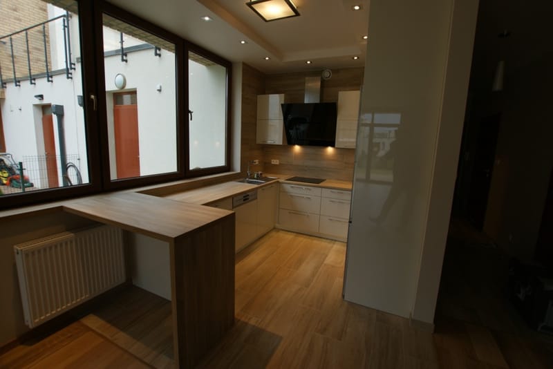 BIRCHWOOD & HIGH GLOSS WHITE LAQUER