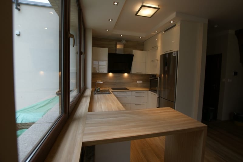 BIRCHWOOD & HIGH GLOSS WHITE LAQUER