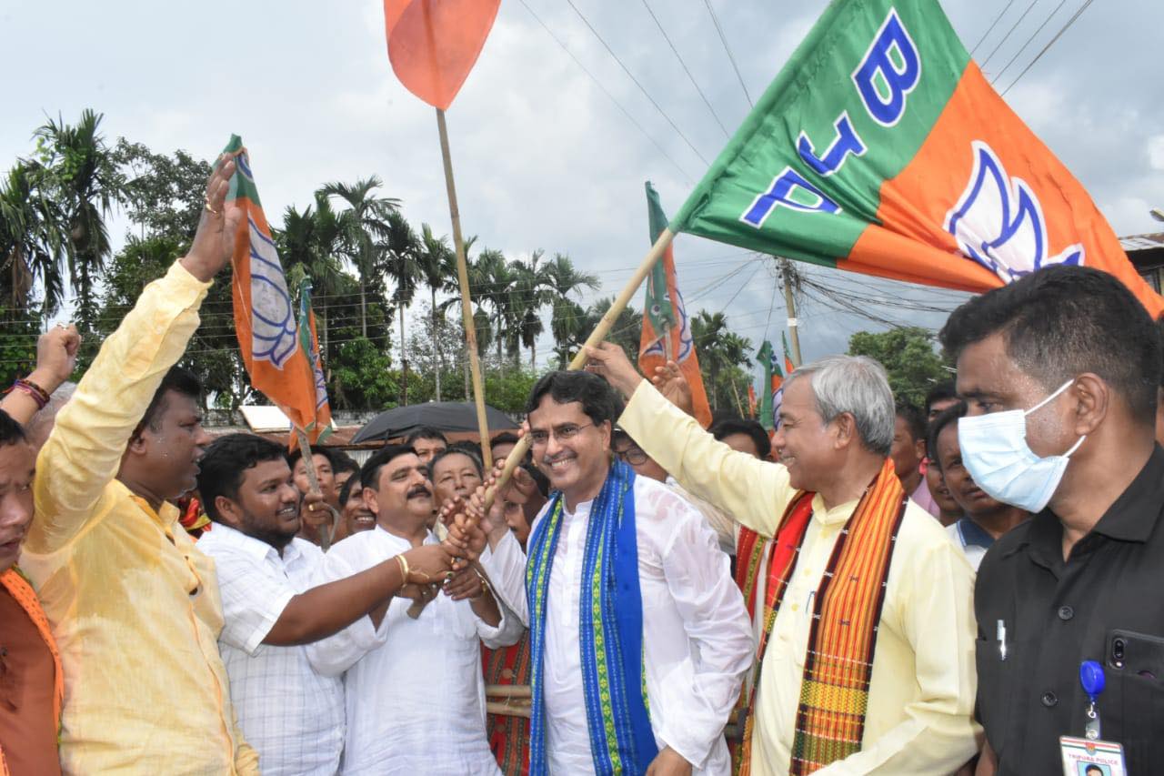 CM welcomed 824 voters to the BJP in Karbook