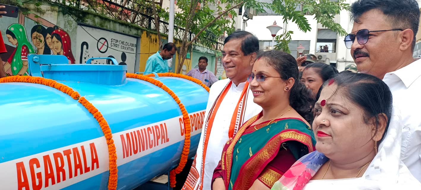 Inauguration of 10 new drinking water tankers for the Agartala city