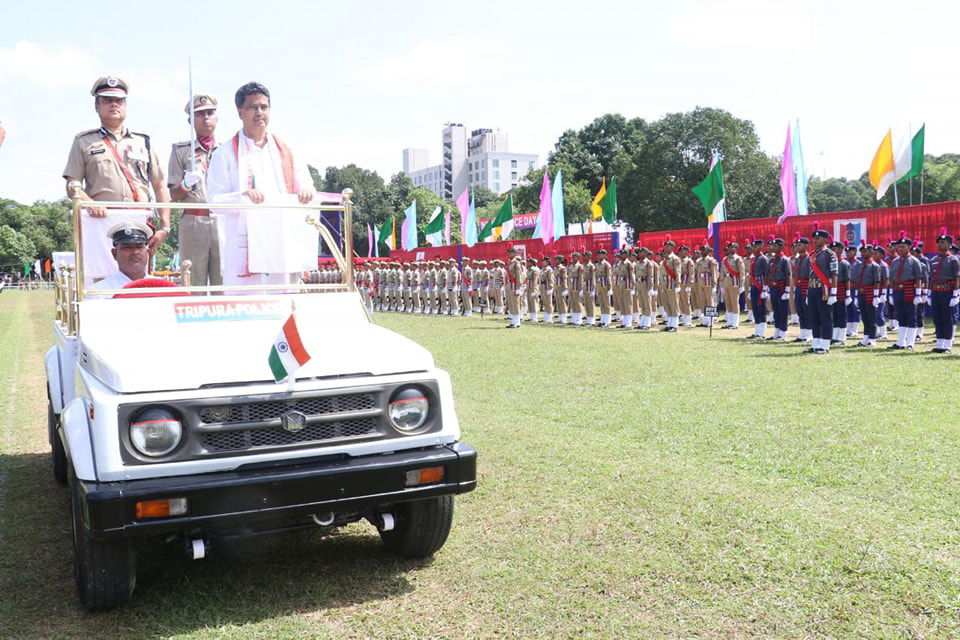 CM hoisted the national flag at the Assam Rifle Ground on the 76th Independence Day