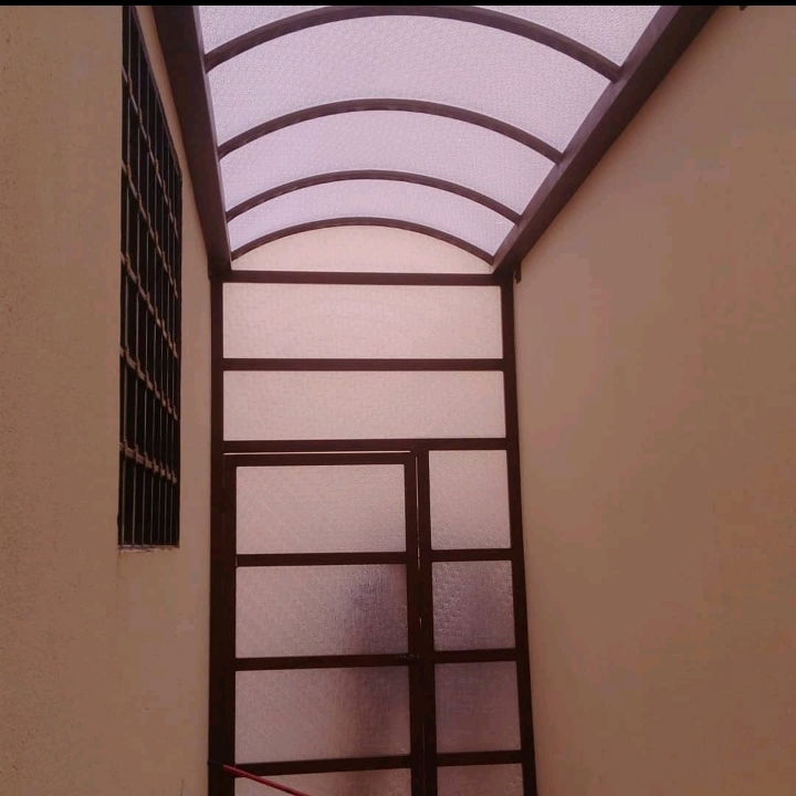 مظلات الممرات