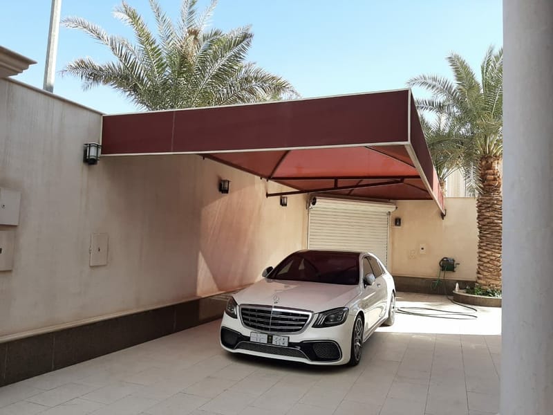 مظلات سيارات بلاستيك