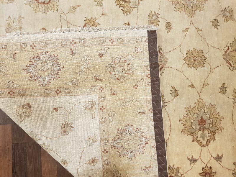 Code: 150660    Size: 185 X 271cm  Price Euro: 2980