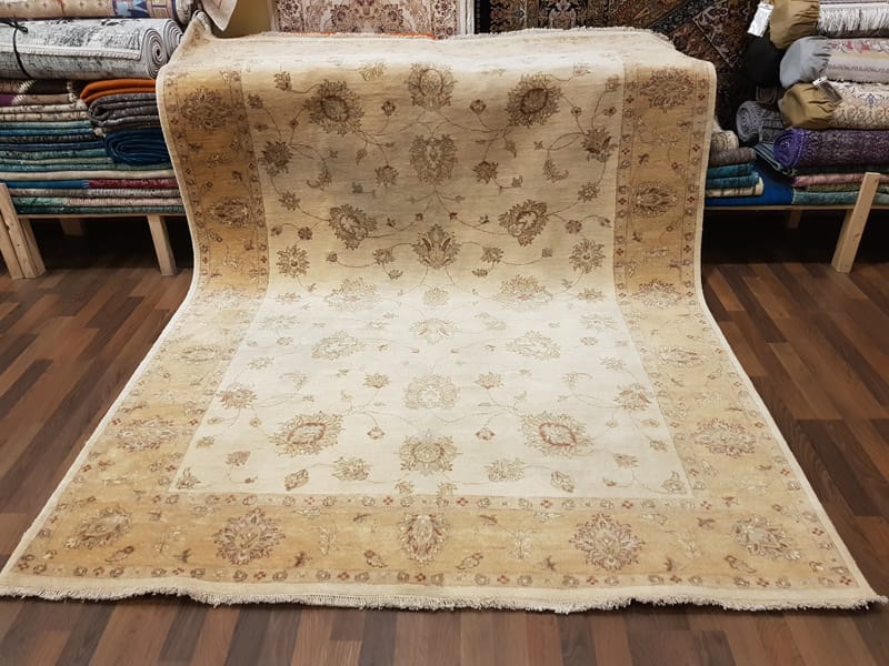 Code: 150660    Size: 185 X 271cm  Price Euro: 2980