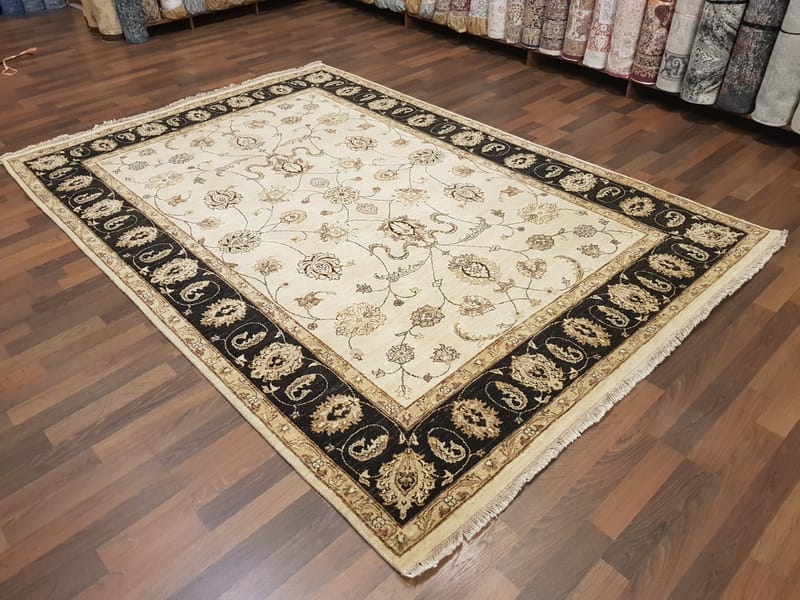 Code: 150557   Size:174 X 247 cm  Price Euro: 2910