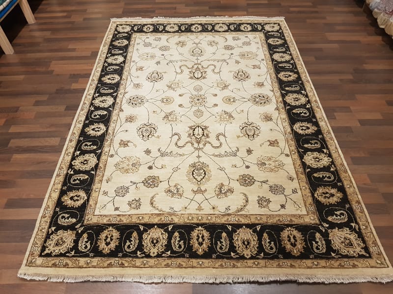 Code: 150557   Size:174 X 247 cm  Price Euro: 2910