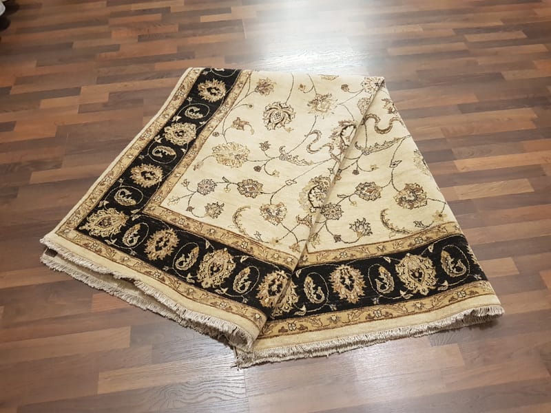 Code: 150557   Size:174 X 247 cm  Price Euro: 2910