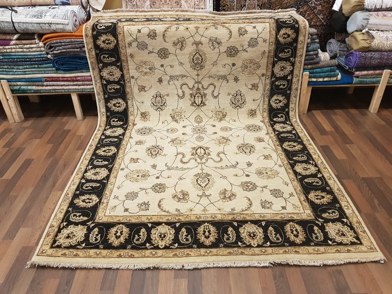 Code: 150557   Size:174 X 247 cm  Price Euro: 2910