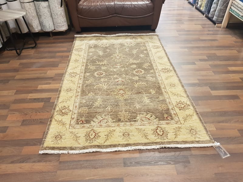 Code: 150565  Size:122 X 183 cm   Price Euro:1518