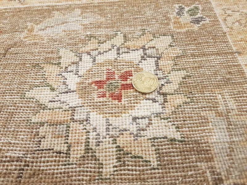 Code: 150493   Size:185 X 265 cm   Price: Euro 3680